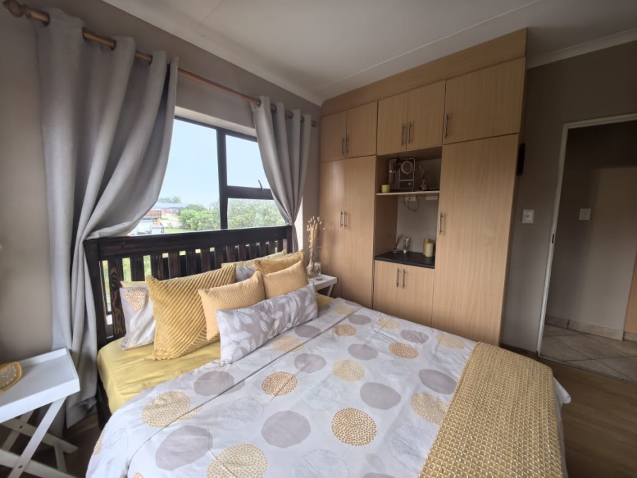 5 Bedroom Property for Sale in Reebok Western Cape